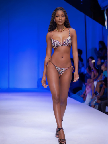 fashion-show-freewebnu-digital-art-042