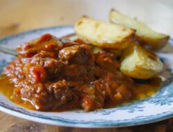 Stifado – Greek Beef Stew 0 (0)